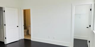 LIKE NEW IN PARK VUE! Townhome located across from Westside Park in Atlanta! MUST SEE! Gallery 25