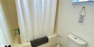 Luxurious Fully Furnished 3 Bedroom Home with Garage! Gallery 30