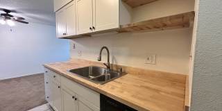$0 DEPOSIT OPTION. STUNNING 2BED/1BATH CONDO IN HIGHLINE MEADOWS Gallery 9