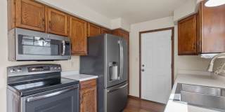 Beautiful 4 bed, 2 bath on Cul-de-sac  w/ large yard available in Central Loveland Gallery 12