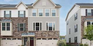 Stunning 3bd 2.5bth townhome in the Pondview community in Millersville. Gallery 1