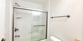 Fantastic Spacious 2 bed 2 bath condo in prime Sherman Oaks - Studio City with Pool and Gym! Gallery 18