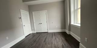 306 W Franklin Gallery 70