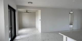 1832 NW 22nd Place Gallery 23