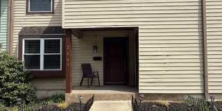 Beautiful Updated 4 bedroom townhouse available! Gallery 1