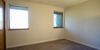 Updated Townhouse with Garage, Patio, DW, WD + FIREPLACE!! Gallery 14