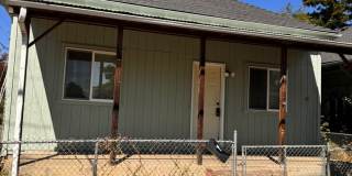 2 Bedroom House in SE Roseburg Gallery 1