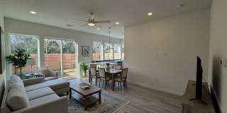 Room in 2 Bedroom Home at Riverside Farms Rd Gallery 3