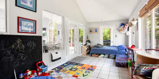 Fully Furnished Coastal Retreat Near Wrightsville Beach in Desirable Masonboro Neighborhood Gallery 16