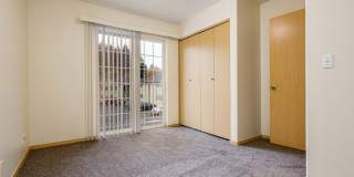 Pebble Creek Village Apartments Gallery 32