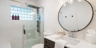 3827 E HAZELWOOD Street Gallery 26