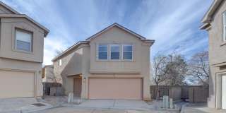 Amazing 3 Bedroom in NE Heights! Gallery 1