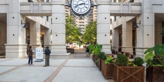 Courthouse Plaza Gallery 43