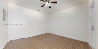 74 W 15th St Gallery 14