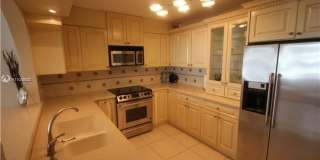 5151 COLLINS AV Gallery 11