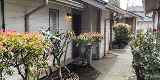 Bright & Private 1BR Townhome in Juanita – Garage, Patio & Prime Kirkland Location Gallery 5