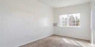 13057 Gladstone Avenue Gallery 20