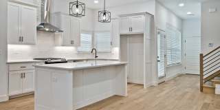 502 W Persimmon St Gallery 7