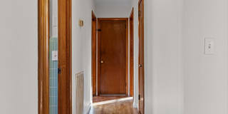 517 Randall Street Gallery 23