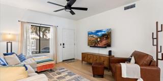 1017 E MARYLAND Avenue Gallery 5