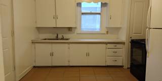 1/2 OFF MOVE IN AMOUNT! 1/2 OFF SECURITY! 2 Bed 1 Bath Home Gallery 22