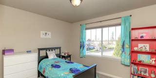 Mt. Rainier View Home on Cul-De-Sac with 3-Car Garage & A/C Gallery 29