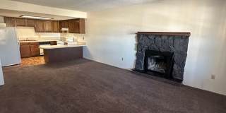 Spacious Upstairs 1 Bed Apartment! Gallery 8