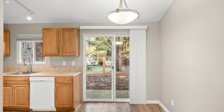 Renovated 2BD/1BA Duplex | Single-Level | Stoneridge – Tualatin Gallery 8