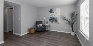 Emory Lakes Luxury Apartments Gallery 5