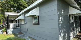 Fully Renovated 2/1 + Bonus Room Single Family Available Now! Gallery 8
