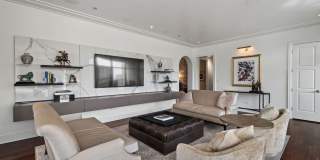 118 E ERIE Street Gallery 7