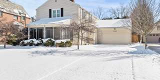 Beautiful Arlington Home South of Lane Gallery 1