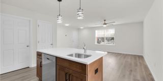 1513 Maple Street unit: 202 Gallery 6