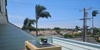 3 Bedroom Plus Home with Roof Top Deck Gallery 28