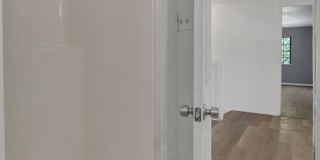84 Natchez Road Gallery 24