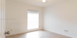 875 Riverside Dr Gallery 20
