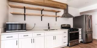 1607 W 35th Place - Co-Living Gallery 4