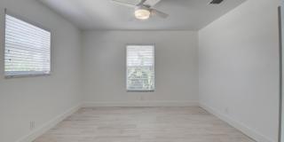 502 N H Street Gallery 11