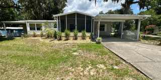 Deluxe Foxwood Farms Manufactored Home on Extra Large Lot Gallery 1