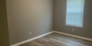 Fully Renovated Apartment Duplex Located in the Heart of Edgewood Gallery 10