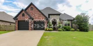 Gorgeous 3 bed/3 bath home in great Bentonville neighborhood Gallery 1
