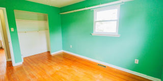 300 MACCLELLAND Avenue Gallery 28