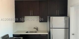 712 SW 56 AV Gallery 3