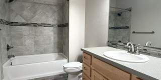 Secure, Stylish & Convenient – 2 Bed Condo in Loveland Gallery 12