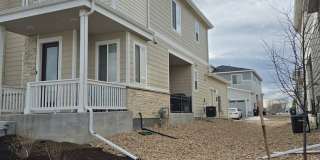 3 Bedroom town home  in Aurora Gallery 11
