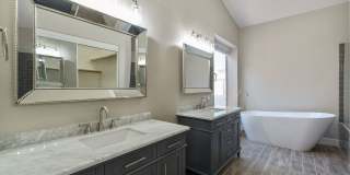 Ironwood Village - Completely Remodeled Interior, Single Level with Pool! Gallery 11