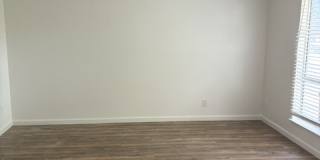 310 S Argyle 106 Gallery 26