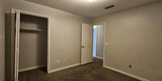 211 Plantation Road Gallery 90