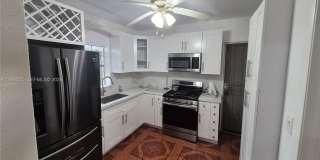 28 NE 49th St Gallery 16