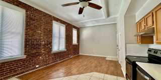 229 N Poplar Street Gallery 11